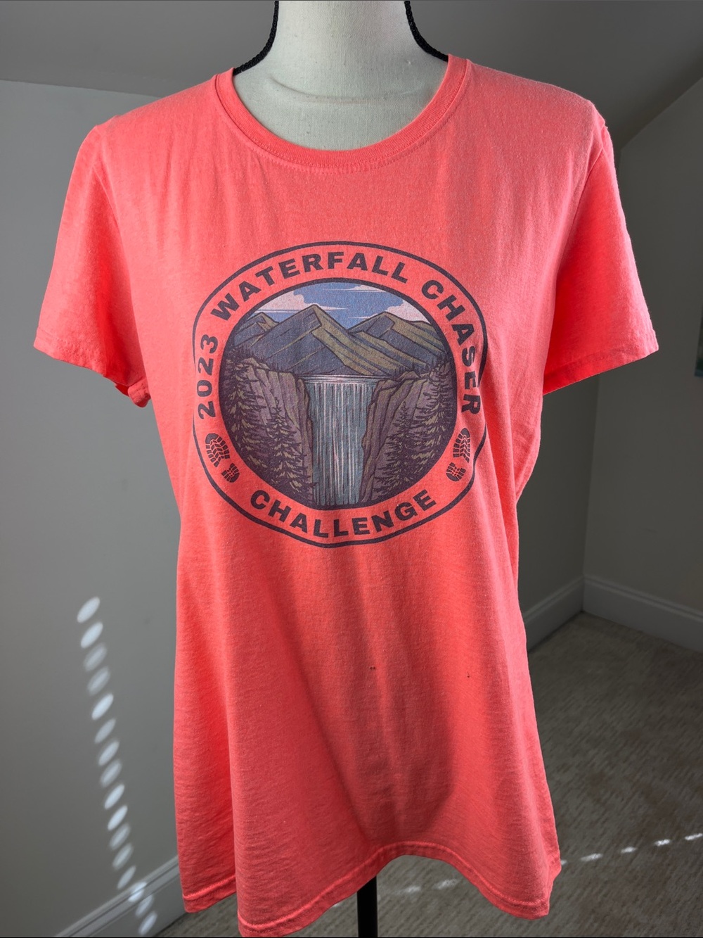 2023 Waterfall Chaser My Adventure Challenge Women’s XL Coral Graphic Hiking Tee
